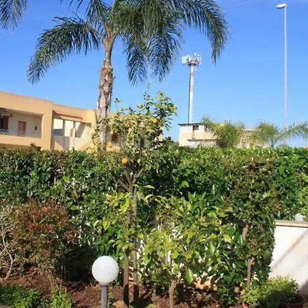 Con Patio E Giardino *