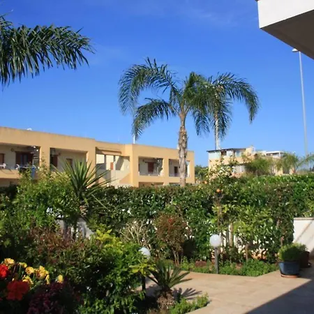 Con Patio E Giardino דירה גאליפולי